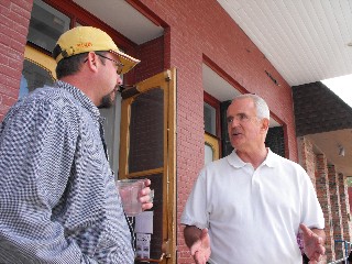 governor_gibbons_outside_eureka_opera_house_may_20_2009_4.jpg