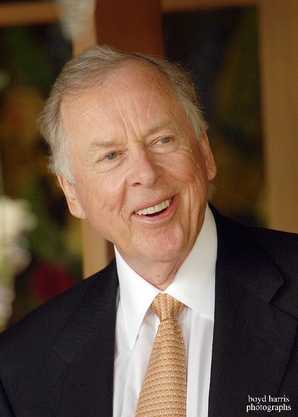 t_boone_pickens_advocates_us_energy_independence.jpg
